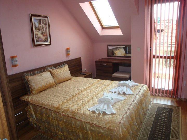Tzvetelina Palace Hotel Dolna Banya Szoba fotó